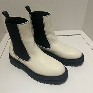 Bellini Women's Cream and Black Ankle Boots